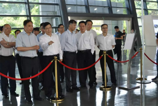 為什么說杭叉是個(gè)偉大的企業(yè)？杭州市市長也來走訪調(diào)研！