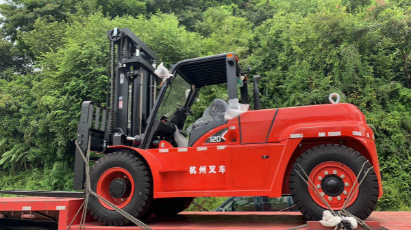 內(nèi)燃叉車動(dòng)力不足？機(jī)油要保養(yǎng)！